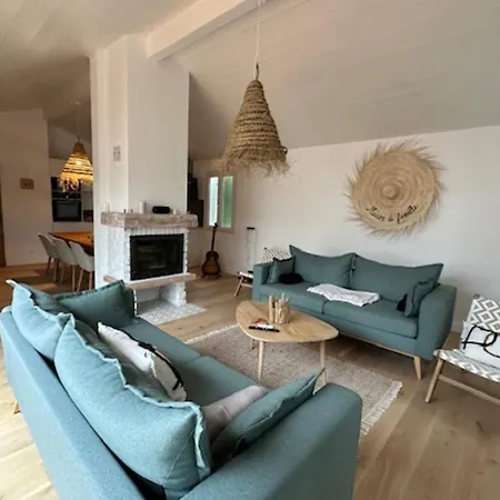 度假居 House With Terrace Near The Sea *